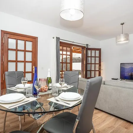 Axular With Heated Private Pool Playa Blanca