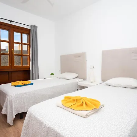 Axular With Heated Private Pool *