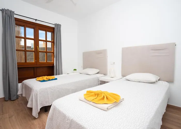 Axular With Heated Private Pool *