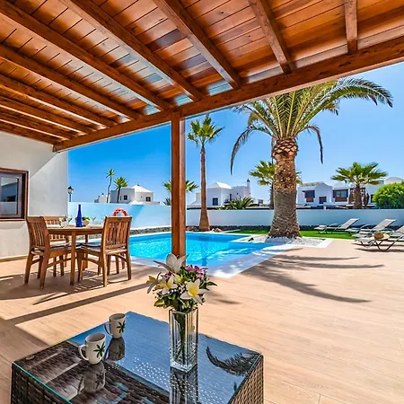 Axular With Heated Private Pool Vakantiehuis