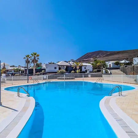 Axular With Heated Private Pool Vakantiehuis Playa Blanca (Lanzarote)