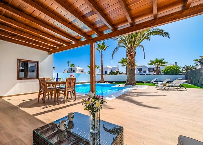 Axular With Heated Private Pool Vakantiehuis