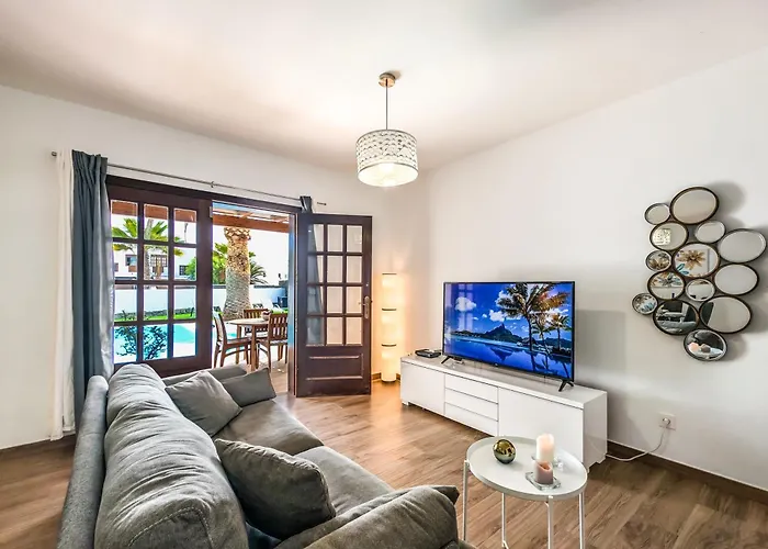 Axular With Heated Private Pool Playa Blanca (Lanzarote)